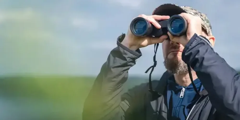 Although both golf rangefinders and hunting rangefinders are centered on accurate measurement, they are clearly different in design, function, and usage environment. Although both golf rangefinders and hunting rangefinders are centered on accurate measurement, they are clearly different in design, function, and usage environment.